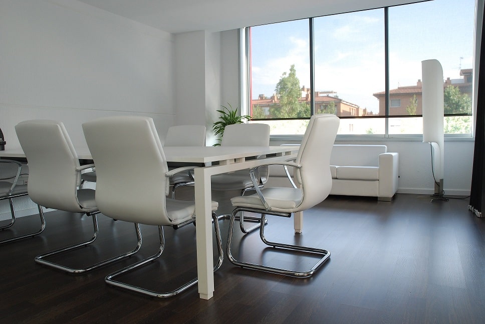 Imagen de muestra de una mesa de juntas (3-mesa-juntas.jpg)