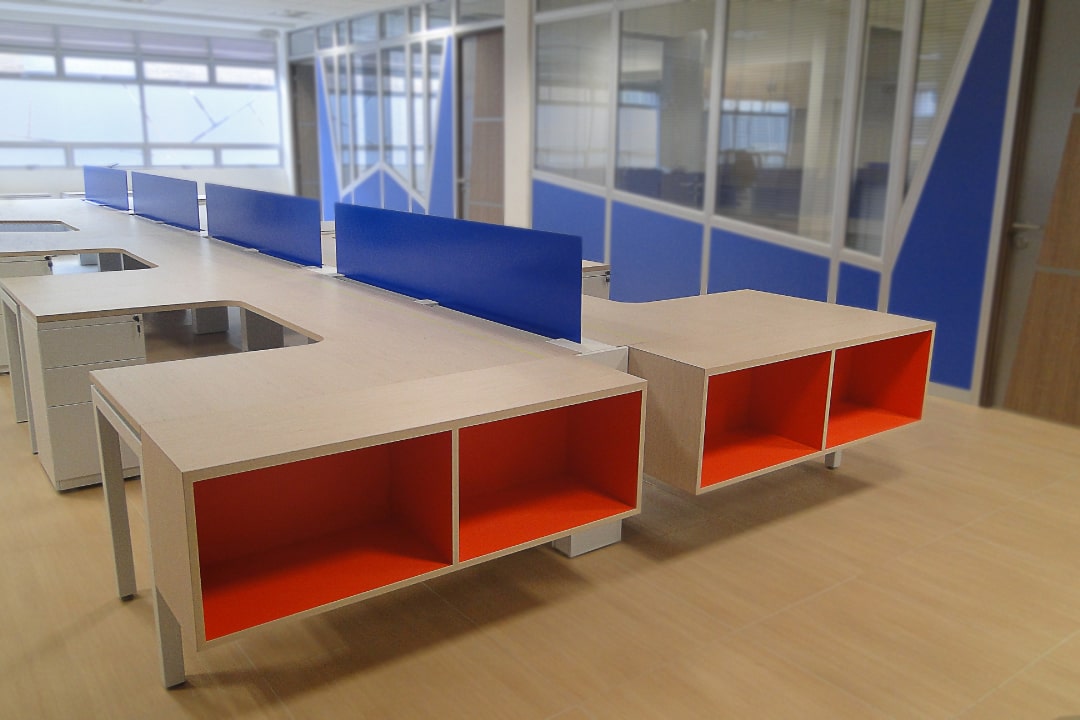 Imagen de muestra de un puesto de trabajo (3-puesto-trabajo.jpg)